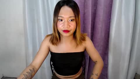 lovely_lianne online show from 10.11.25