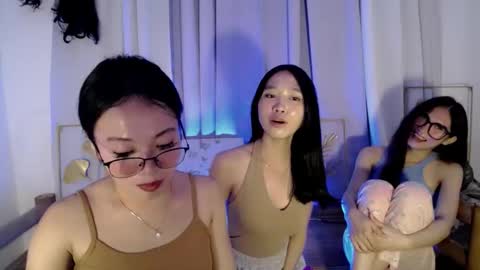 lovely_lianne online show from 03.26.26