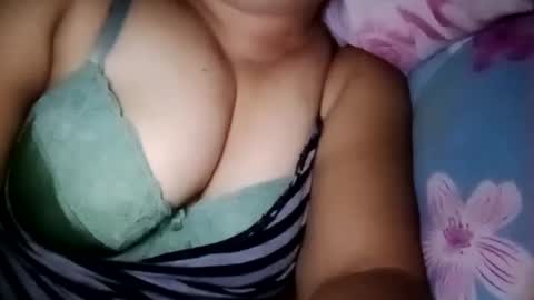 lovely_orchid online show from 01.05.25