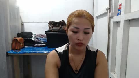 Snapshot of lovely_singlemom chatting on 05.17.26 ask me dear online show from 05.17.26