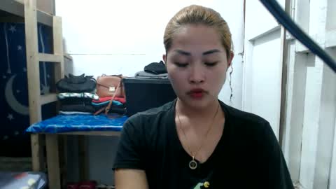 Snapshot of lovely_singlemom chatting on 05.28.26 ask me dear online show from 05.28.26