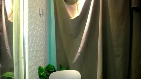 Snapshot of lovely_thea_xoxo chatting on 04.29.26 Thea online show from 04.29.26