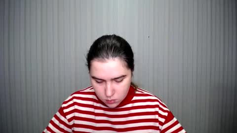 Snapshot of lovelyangel_xx chatting on 12.02.24 lovelyangel_xx online show from 12.02.24