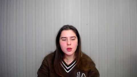 Snapshot of lovelyangel_xx chatting on 12.13.24 lovelyangel_xx online show from 12.13.24