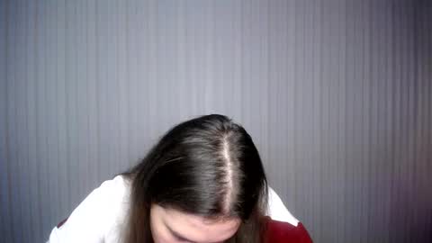 Snapshot of lovelyangel_xx chatting on 12.20.24 lovelyangel_xx online show from 12.20.24