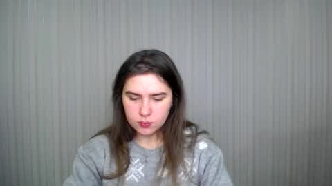 Snapshot of lovelyangel_xx chatting on 12.21.24 lovelyangel_xx online show from 12.21.24