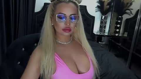 Snapshot of lovelyblondyxxx chatting on 06.13.26 PrAllinXXXa online show from 06.13.26