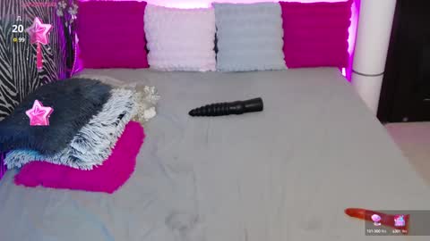 Snapshot of lovelybutterfly chatting on 01.18.25 online show from 01.18.25