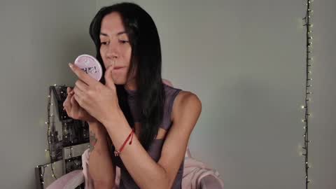 Snapshot of lovelycaroll chatting on 01.18.25 lovelycaroll online show from 01.18.25