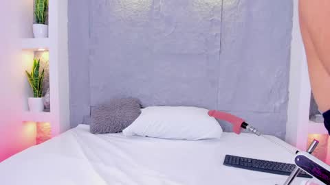 Lovely online show from 04.21.26