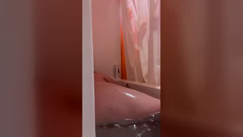 Snapshot of lovelyladyflaccid chatting on 04.10.26 lovelyladyflaccid online show from 04.10.26