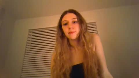 Snapshot of lovelylanaxo chatting on 05.22.26 lana online show from 05.22.26