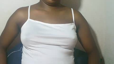 lovelylarra online show from 02.22.26