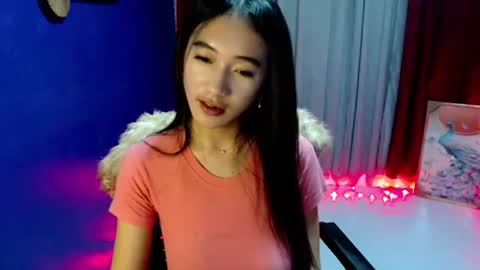 Snapshot of lovelypetite143 chatting on 04.18.26 lovelypetite143 online show from 04.18.26