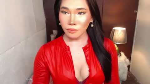 STWEET LINA online show from 04.13.26