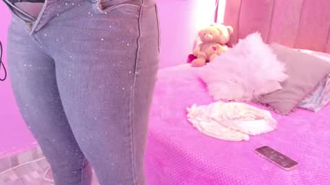 L O V E  online show from 03.06.26