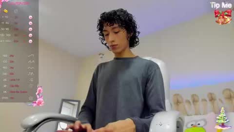 Snapshot of loverboy8_ chatting on 12.21.24 loverboy8_ online show from 12.21.24