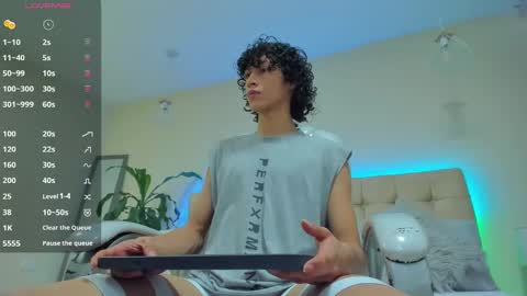 Snapshot of loverboy8_ chatting on 01.18.25 loverboy8_ online show from 01.18.25