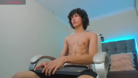 Snapshot of loverboy8_ chatting on 02.09.25 loverboy8_ online show from 02.09.25