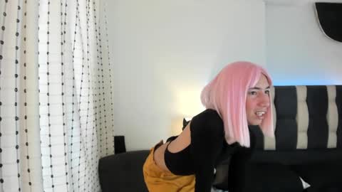 Snapshot of loverisu chatting on 10.04.25 loverisu online show from 10.04.25