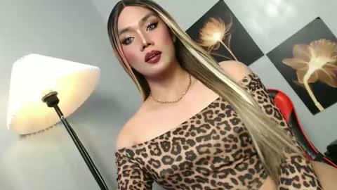 lovers moon22 online show from 01.15.26