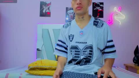 sofia and bryan online show from 11.02.25