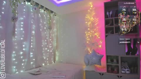 loverubii online show from 12.18.24