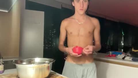 Leo Loves online show from 02.04.26