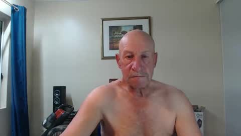 Snapshot of lovesblackazz chatting on 01.01.25 Lovesblackazz online show from 01.01.25