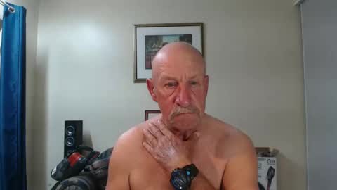 Snapshot of lovesblackazz chatting on 02.28.25 Lovesblackazz online show from 02.28.25