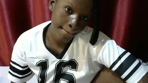 Snapshot of loveslut_ chatting on 10.28.25 loveslut_ online show from 10.28.25