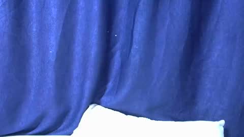 Snapshot of loveslut_ chatting on 11.23.25 loveslut_ online show from 11.23.25