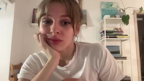 lovesstation online show from 02.03.25