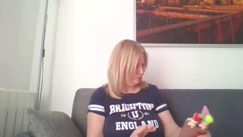 Marlyn online show from 02.04.25