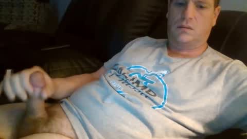 Snapshot of lovetocum37 chatting on 02.04.26 lovetocum37 online show from 02.04.26