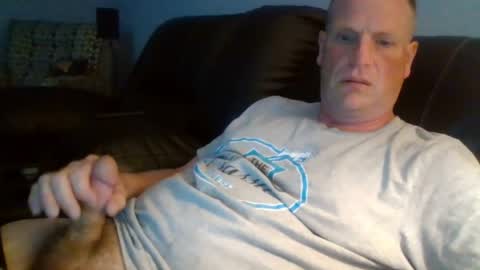 Snapshot of lovetocum37 chatting on 05.19.26 lovetocum37 online show from 05.19.26