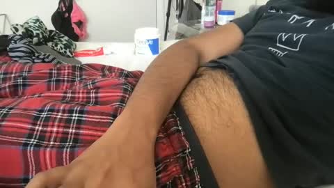 Snapshot of loveyoucum1 chatting on 09.18.25 Love To Cum online show from 09.18.25