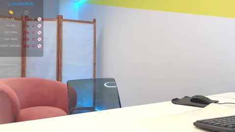 Snapshot of lovlybambi chatting on 03.10.25 Vikkkk online show from 03.10.25