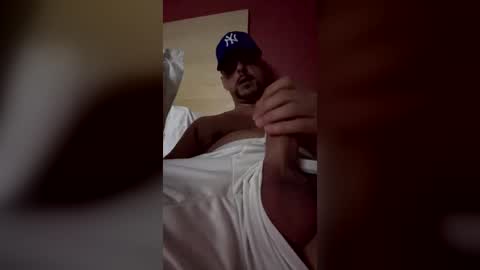 Snapshot of lpolo22 chatting on 07.28.26 Sexy Hot Hairy Man online show from 07.28.26
