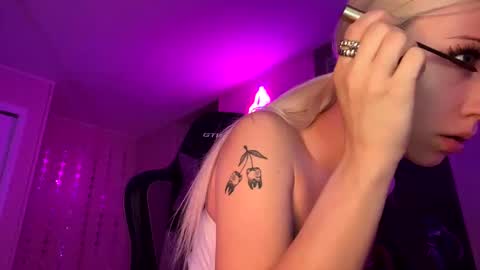 Snapshot of lsdprincess chatting on 01.12.25 Princess online show from 01.12.25