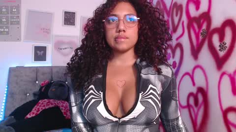 Luana grey1 on ig online show from 02.05.25
