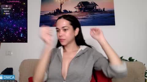 luara_ online show from 11.17.25