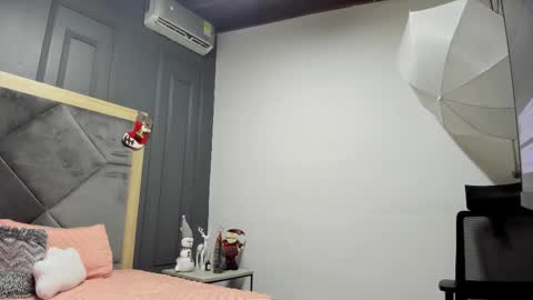 luca_morettii online show from 12.02.25