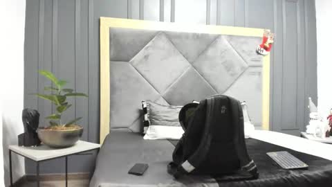 luca_morettii online show from 12.21.25