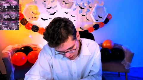 Snapshot of lucas_long_ chatting on 10.26.25 lucas_long_ online show from 10.26.25