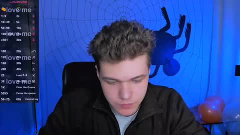 Snapshot of lucas_long_ chatting on 10.27.25 lucas_long_ online show from 10.27.25