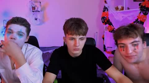 Snapshot of lucas_long_ chatting on 10.31.25 lucas_long_ online show from 10.31.25