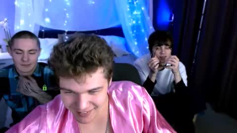 Snapshot of lucas_long_ chatting on 11.27.25 lucas_long_ online show from 11.27.25