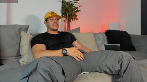 Snapshot of lucasanto_ chatting on 02.01.25 LUCA SANTOS online show from 02.01.25