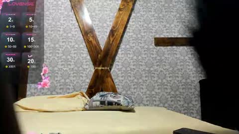 MIA HOT online show from 02.11.25